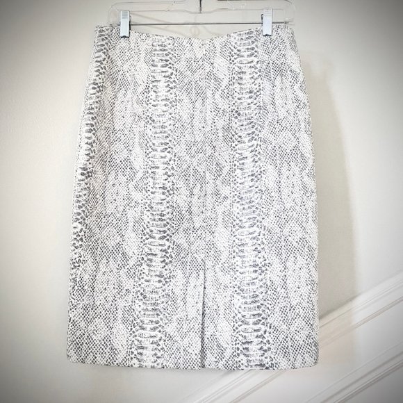 Ann Taylor NWT Grey/White Snake Print Pencil Skirt - Picture 3 of 13